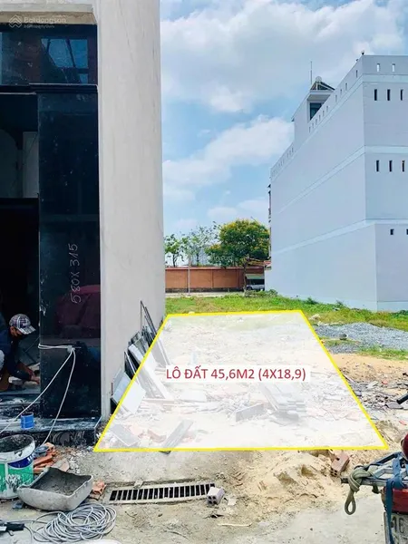 Em còn đúng 1 lô 75.6m2 ở tây lân thôi anh chị quan tâm đi tham khảo với em nhé còn thương lượng đó