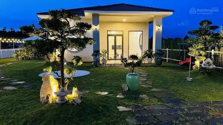 Chủ nợ nần nên cần bán gấp lỗ nặng lô 15x60m, 900m2 có sẵn tặng nhà và sân vườn đẹp