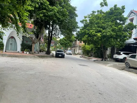 Bán đất vĩnh ngọc trục kinh doanh sầm uất, dòng tiền sẵn có, đường 3 làn xe, vỉa hè rộng