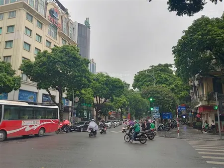 Bán đất hàng bài, hoàn kiếm, 333m*285 tỷ. siêu hiếm.