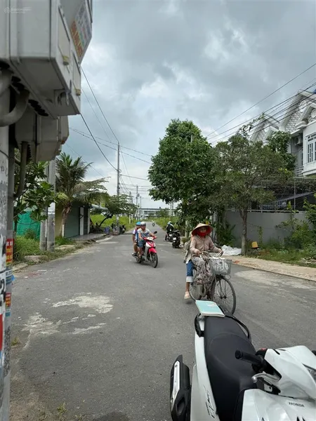 Đất diện tích đẹp ngang 5 dài 21 ở trong khu dân cư đông dân