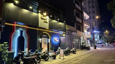 Bán đất đường nguyễn xuân khoát. diện tích 200m. ngang 10m. đang cho thuê tháng 47triệu. giá tốt.