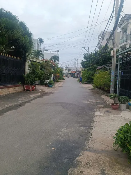 BÁN ĐẤT TẶNG NHÀ - KHU CƯ XÁ ĐIỆN LỰC - TRƯỜNG THỌ - 154m2 - GIÁ 13.4 TỶ TL