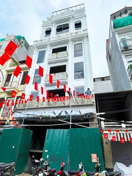 Building đội cấn 10 tầng thang máy, có hầm, ô tô tránh, cho thuê 280tr/tháng dt 86m2 62,5tỷ