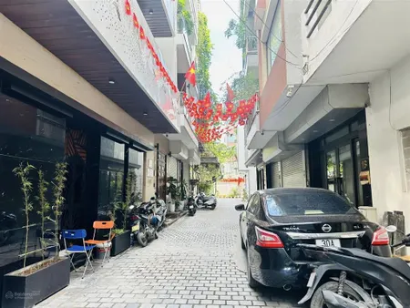 Bán nhà lê văn lương cầu giấy dt 100m x 4t x mt 6,6m giá 35 tỷ có thương lượng