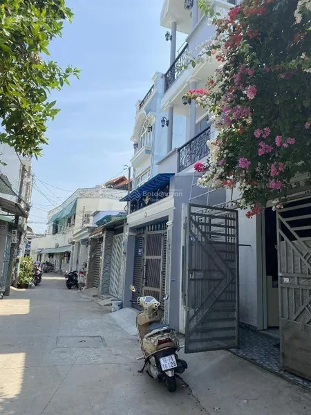 Bán gấp nhà giáp nguyễn ảnh thủ trương thị ngào, 5,1 tỷ, 94m2, đẹp, nhiều tiện ích