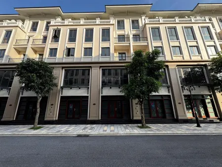 Gia đình cần bán gấp căn liền kề sát chung cư giá 8,9 tỷ 0966 962 ***
