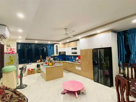 Bán căn liền kề ngay chân chung cư kđt văn khê kinh doanh tốt sát đường tố hữu 82.5m2 5 tầng