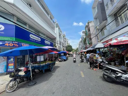 Nhà mtkd ngay chợ p10, q6 dt 4x16.5m nhà 3.5 tấm có thang máy giá 13.5 tỷ tl