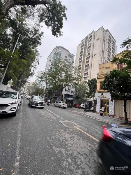 Chỉ còn 1 căn duy nhất ngõ ô tô 12.59 tỷ , căn góc phố hoa lư 35m 5 tầng ở ngay hàng hiếm