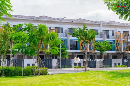 Hàng ngộp bán gấp view công viên kế góc hướng nam kđt suncasa central giá 3.27tỷ/100m2 bao sổ full