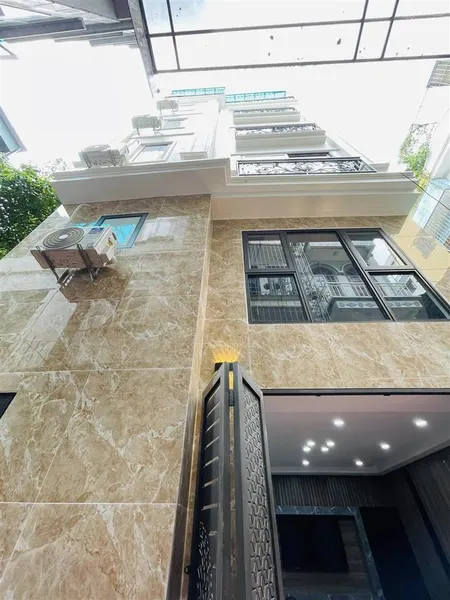 Bán nhà định công hoàng mai dt 31/34m x 6t x mt 6m giá 10.5 tỷ có thương lượng