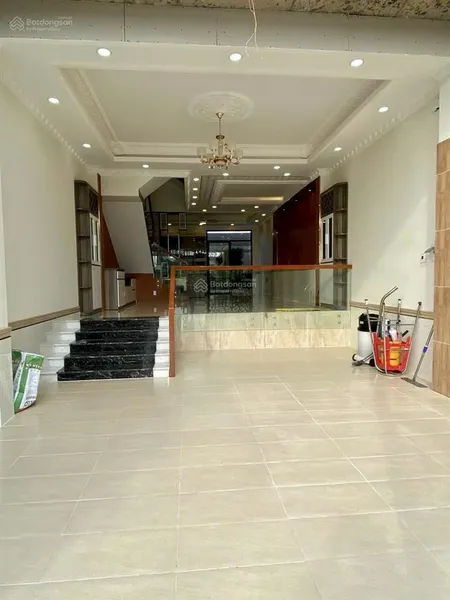 Bán nhà nội thất đầy đủ view công viên thoáng mát kế bên q7