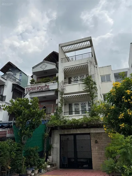 Giảm gấp bán nhà mặt tiền (7m2x24m), gần cầu chà và, sát quận 5. giá rẻ quận 8