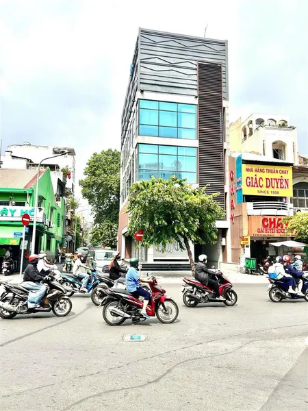 Hạ giá góc 2 mặt tiền nguyễn gia trí, quận bình thạnh dt 5x20m hầm 6 tầng 130tr/th 34tỷ