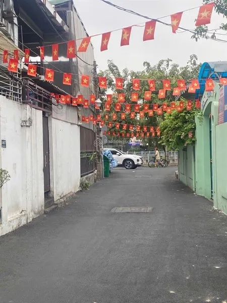 Nhà nát hẻm xe tải 6m 66m2 ngang khủng 6,5m lý chính thắng thông hoàng sa đoạn 2 chiều q3