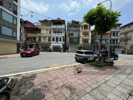 Bán đất tặng nhà 3 tầng lâm hạ oto tránh vỉa hè vài bước ra vườn hoa giá đầu tư
