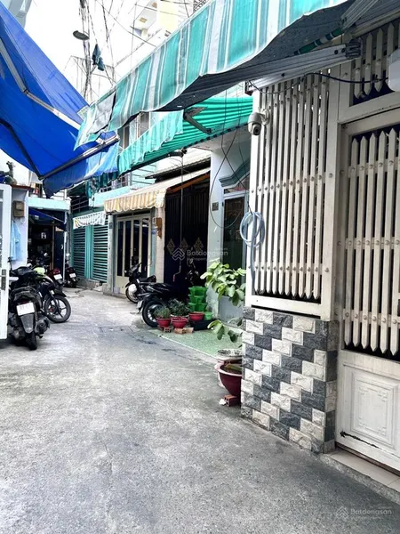 Bán nhà dt 68.5m2, mua 1 được 2, đường tôn đản ra hoàng diệu, nguyễn tất thành qua vĩnh khánh.