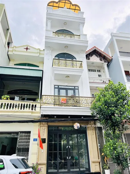 Siêu phẩm nhà đẹp xây mới có thang máy khu phân lô cao cấp văn cao, vị trí siêu đẹp không lỗi lầm