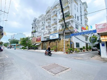 4 tầng, 8x18m, khu vip tân bình, dòng tiền 40tr/th, chỉ nhỉnh 12 tỷ