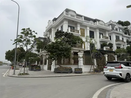 Bán cắt lỗ lô góc hoa hậu 240m2, 3 mặt thoáng biệt thư nam cường an khang villa