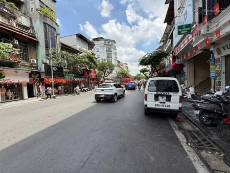 Hàng đậu lõi hoàn kiếm nhà riêng, sổ riêng tt phố cổ 20m ra mặt phố trước nhà có sân để xe