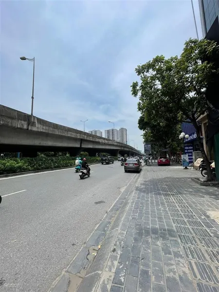 Mặt phố khuất duy tiến thoáng trước sau vỉa hè đá bóng kinh doanh đỉnh 60m2*3 tầng 31.5tỷ