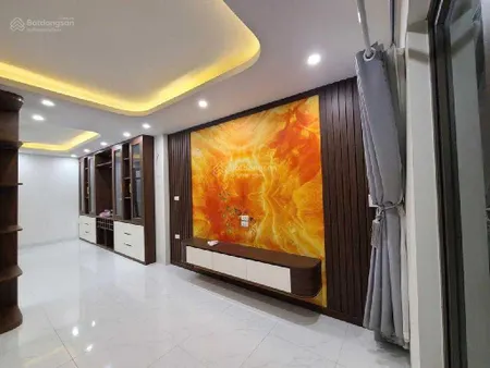 Bán gấp nhà phố bằng liệt, thang máy ngay kđt linh đàm 40m2 giá hơn 8 tỷ