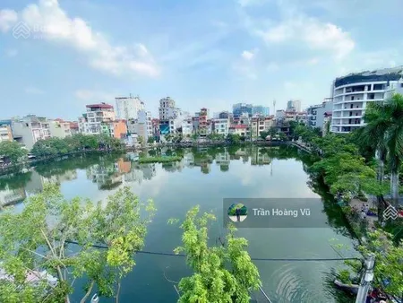 Bán nhà mặt hồ dt 101m2 phố đội cấn, đường 3 ô tô tránh, vỉa hè 4m kinh doanh