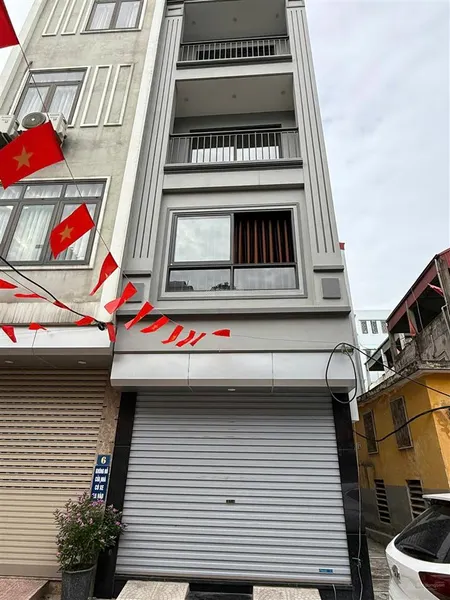 Siêu phẩm lô góc,bán nhà 40m2 5 tầng12 tỉvỉa hè ôtô tránh,trung tâm việt hưng long biên