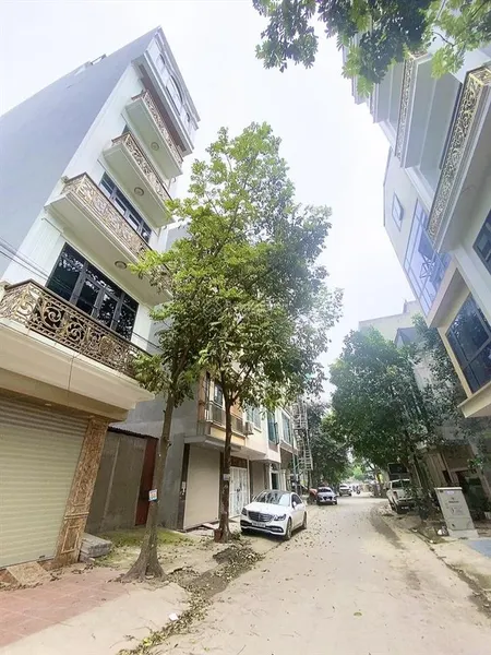 Bán gấp nhà 7 tầng thang máy la khê, tặng full nội thất, 55m2, 16 tỷ, phân lô ô tô tránh