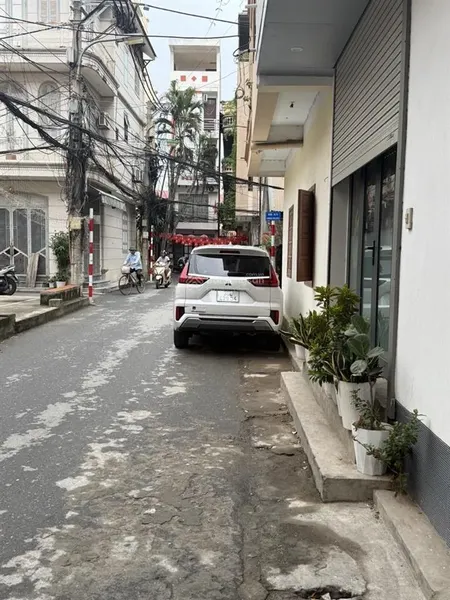 Bán nhà cầu diễn ngõ ô tô tránh thông lô góc khu vực trung tâm sát trường dh tài nguyên