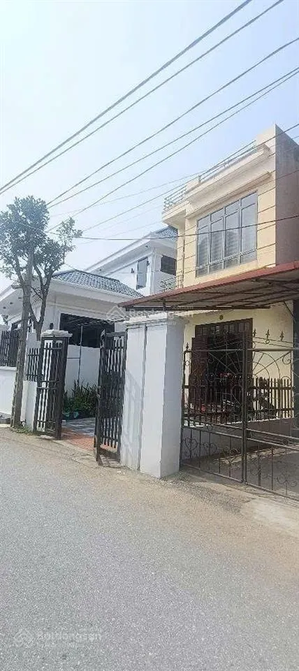 Bán nhà đẹp văn giang ô tô vào tận nhà vị trí ngõ ô tô thông, khu dân cư đông đúc, an ninh tốt,