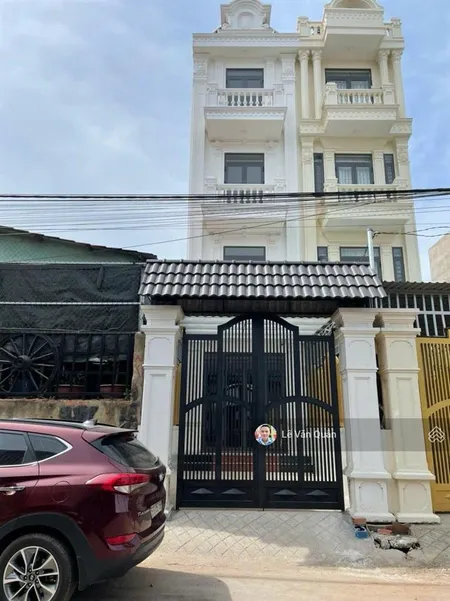 Bán nhà hoàn công dĩ an sát làng đại học quốc gia