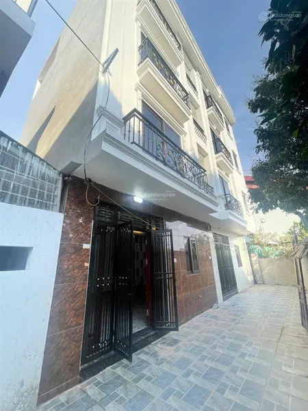 Cần bán gấp nhà 4 tầng 44m2 giá cực rẻ 3tỷ75, cách đại lộ tl 400m.