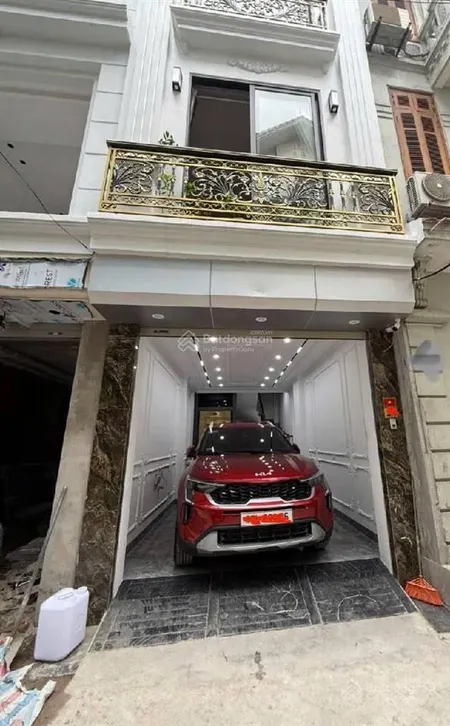 Lạc long quân gần phố gara ô tô ở sướng 7tầng +thang máy