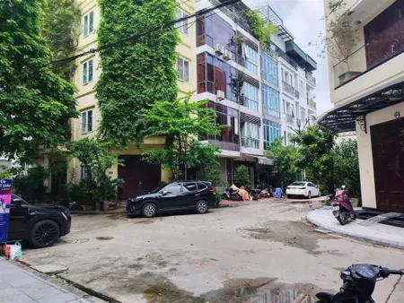 Nhà phố cầu giấy 163m2 mặt tiền 6,5m dân xây ngõ thông gần phố