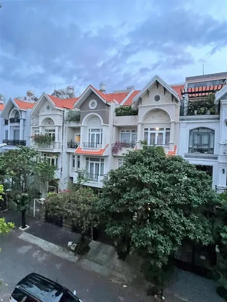 Bán nhà kdc him lam kênh tẻ quận 7, dt 7,5x20 gồm hầm trệt 2,5 lầu nhà mới đẹp giá 36 tỷ còn giảm