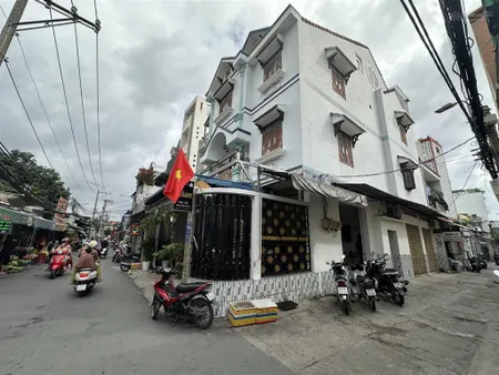 Bán nhà góc 2 mặt tiền hẻm 160 nguyễn văn quỳ q7 tiện vừa ở vừa kinh doanh dt 7,5x20 có nhà 3 tầng