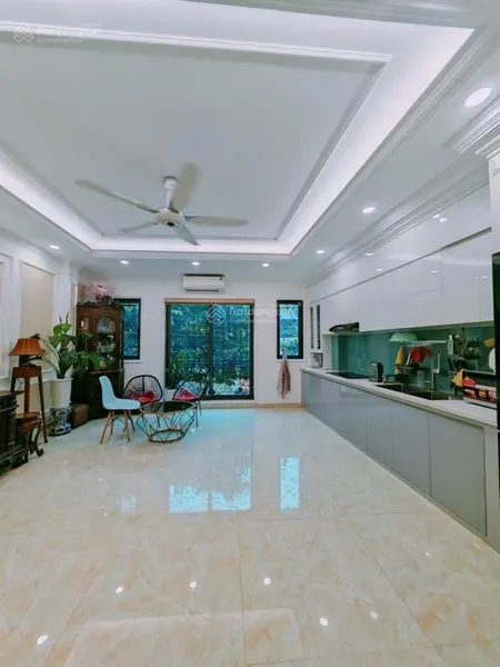 Cầu giấy đh ngoại ngữ 6 tầng ô tô tránh hơn 11 tỷ