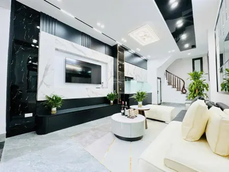 Bán nhà võ chí công 32m2 , mặt tiền 3,8m , 5 tầng full nội thất châu âu đẹp , gần hồ tây thoáng mát
