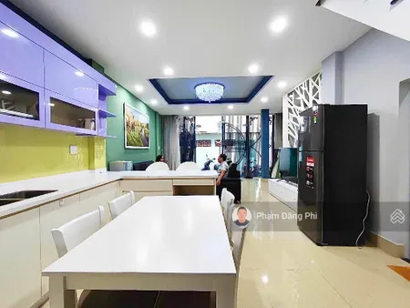 Nhà đẹp lô góc, ngay phố ẩm thực khu trung tâm ở hay cho thuê chdv đều tuyệt