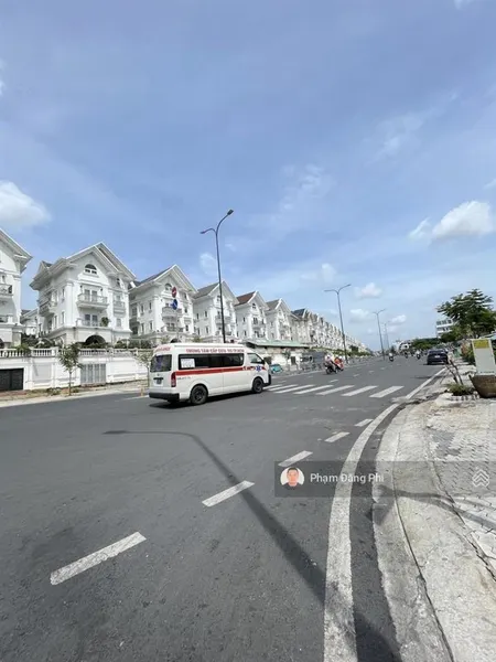 Ô tô vào nhà 130m2 ngay đh văn lang, hutech, ngoại thương vài bước ra mt tiện xây mới chdv