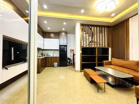 Nhà sát đền lừ 5 tầng đẹp, 30m oto 30m2 6 tỷ 22