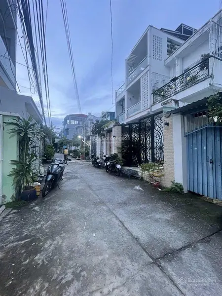 Chính chủ bán nhà cấp 4 thích hợp xây mới quận 8, ngang 5,6 x 20,5, hẻm xe hơi thông, chỉ 6, x tỷ