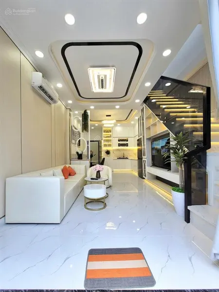 Bán nhà, nhà bè trung tâm thị trấn, huỳnh tấn phát 4m x 14m nhà 2 tầng 3pn 1pt, giá 4,89 tỷ ht bank