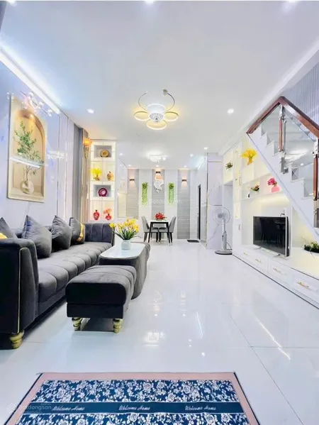 Nhà mặt tiền hẻm kinh doanh 4,5x7 1 lầu 3 pn ô tô đổ cửa