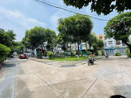Bán nhà cạnh big c trường chinh, 45 m2 3 tầng 4 tỷ nhỉnh đi bộ ra ga metro