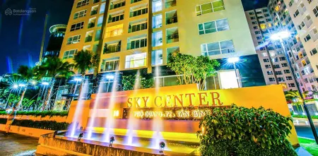 Bán nhanh căn shophouse trệt + lửng, 140m2, giá rẻ 6 tỷ 800, sky center phổ quang