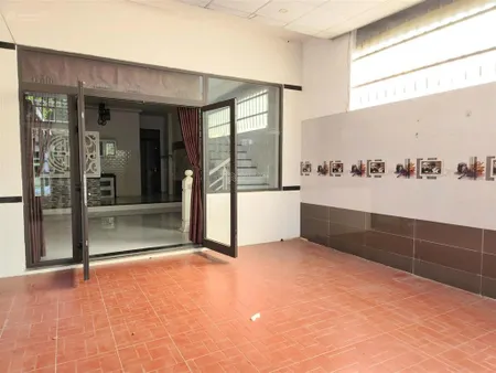 Nhà 2 tầng mặt tiền đẹp đường 10,5m thanh tịnh gần chợ hòa mỹ.vị trí kinh doanh đỉnh chỉ 6 tỷ x